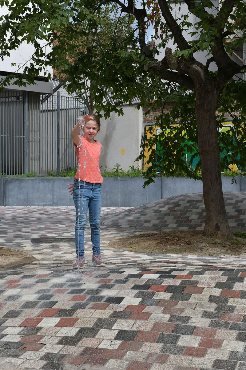 Artichaut: More Square, Less Road